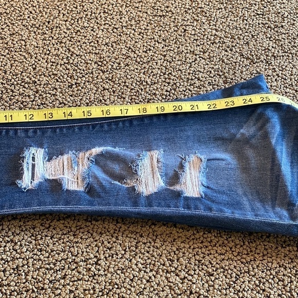 Hidden Distressed Skinny Blue Jeans Size 26 in Like New Condition - Picture 11 of 12